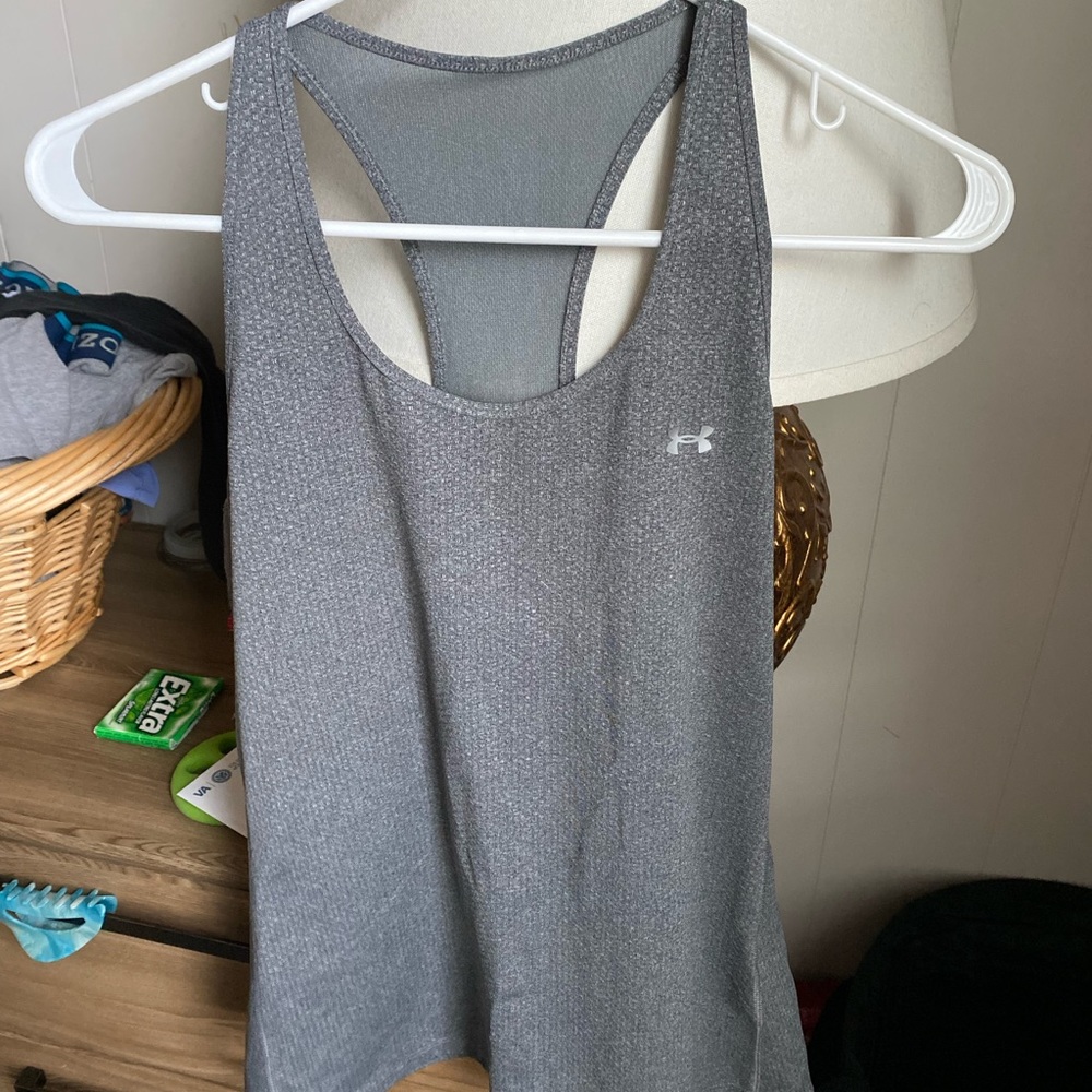 Under armor shirt size large